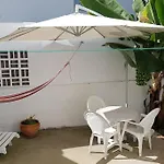 Apartamento Luminoso Con Patio Y Jardin