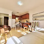 Miranda Apartment With Free Parking