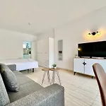 Palm Avenue - Adults Only -