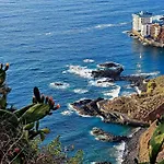 Stunning 2-Bed House In Puerto De La Cruz