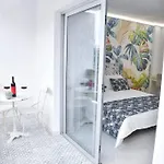 Nice Studio By The Sea