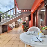 Canaima Apartments