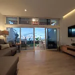 Ikarus View