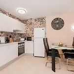 New Bright Apartment In Atlanta