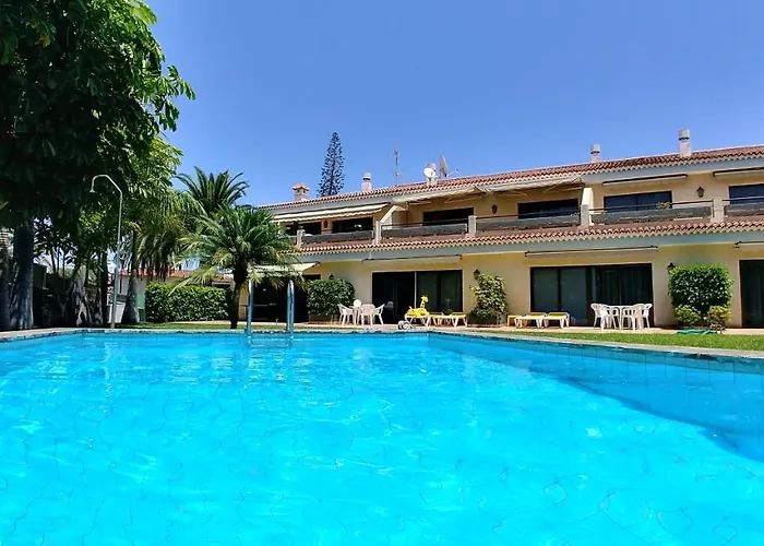 Elegant And Peaceful Aparments With Pool And Garden