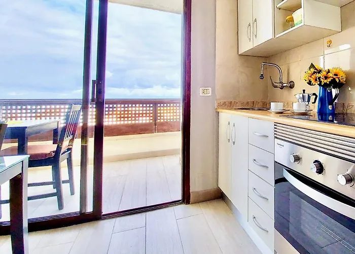 Ocean And Sun Studio Apartment