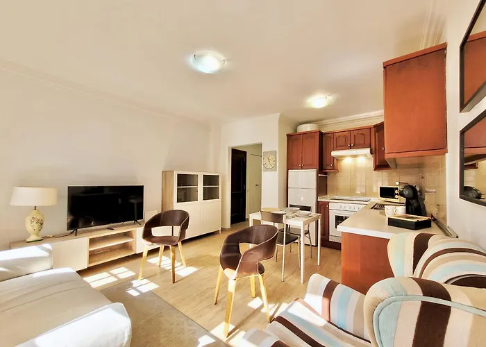 Miranda Apartment With Free Parking