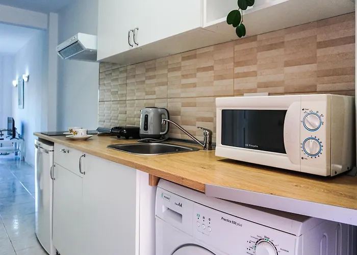 Modern Studio Close To The Beach With Pool