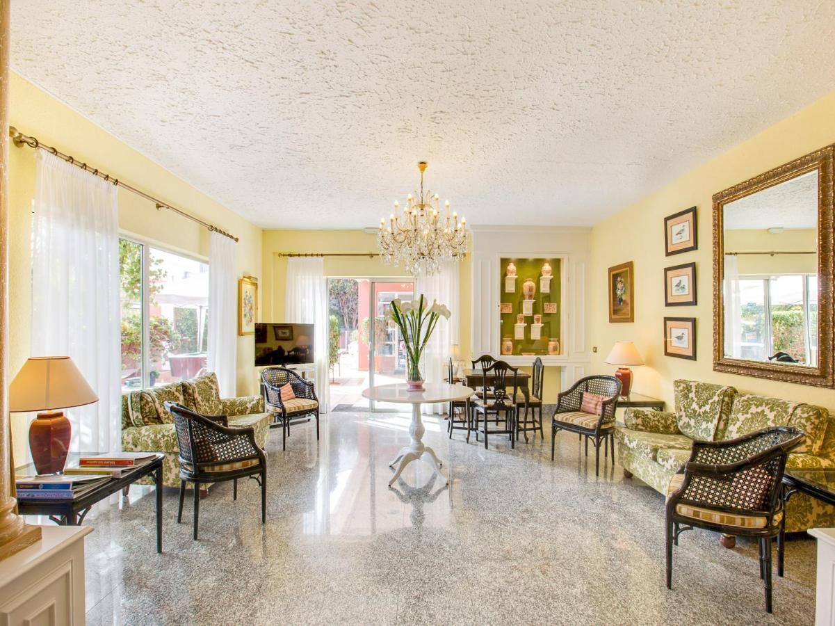 Hotel Don Candido *