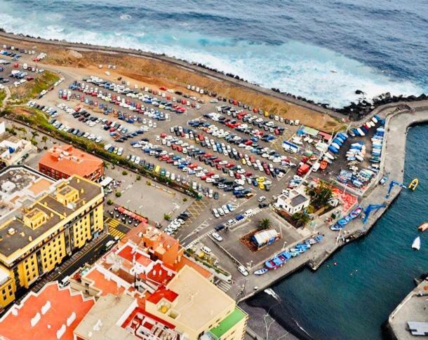 Unica Via Edificio Girasol * Puerto de la Cruz (Tenerife)