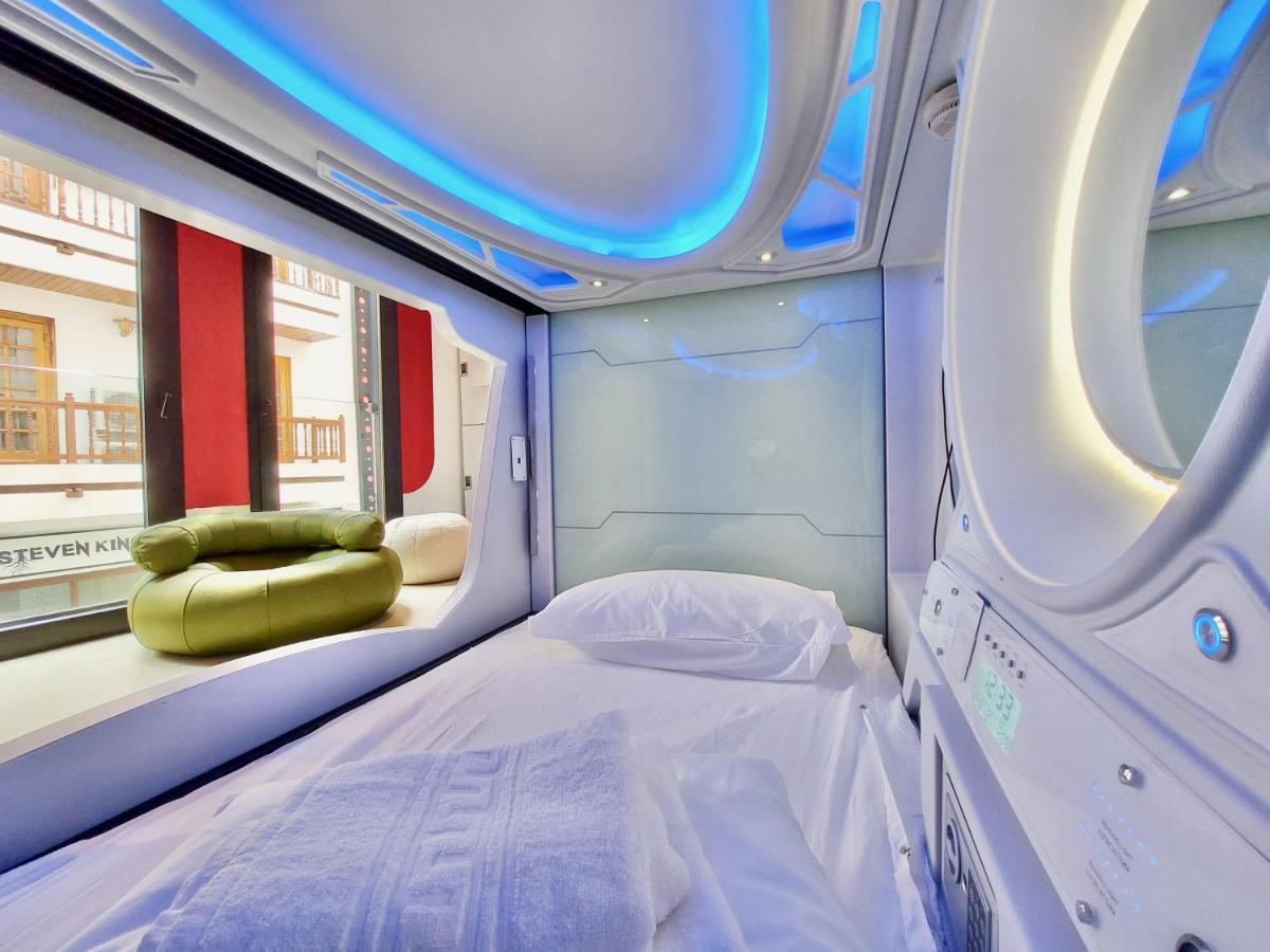 Capsule hotel Atypicap Capsule *