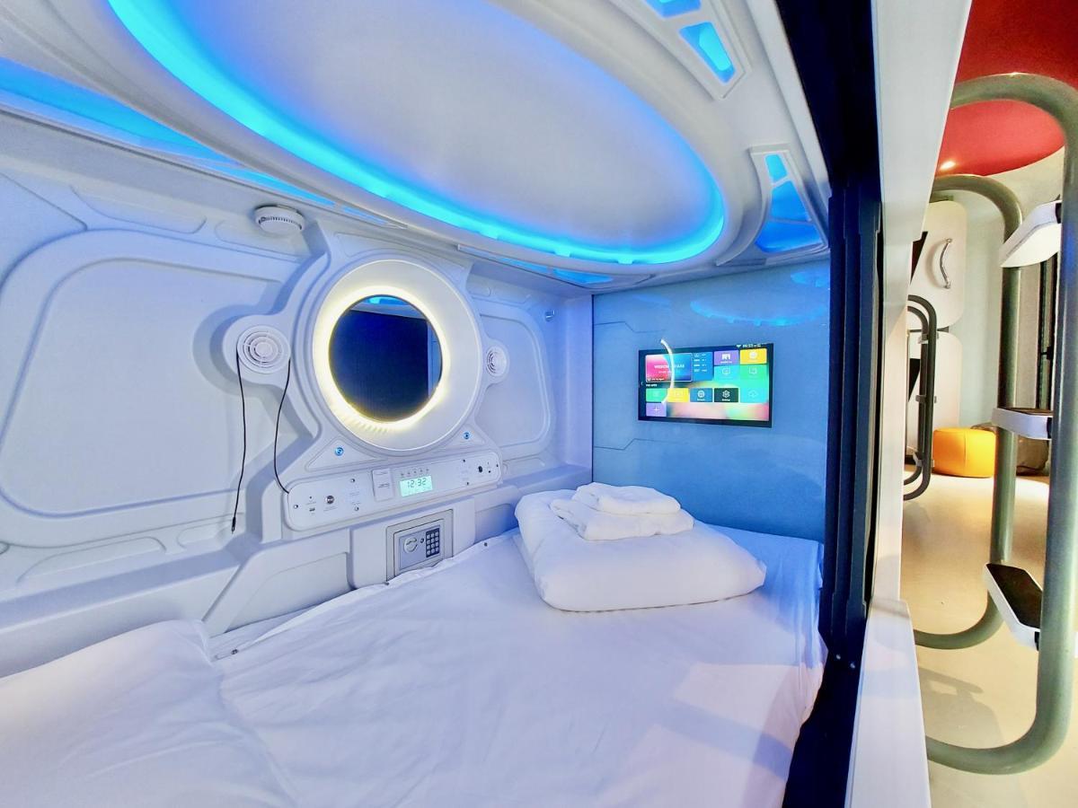 Atypicap Capsule Hotel cápsula