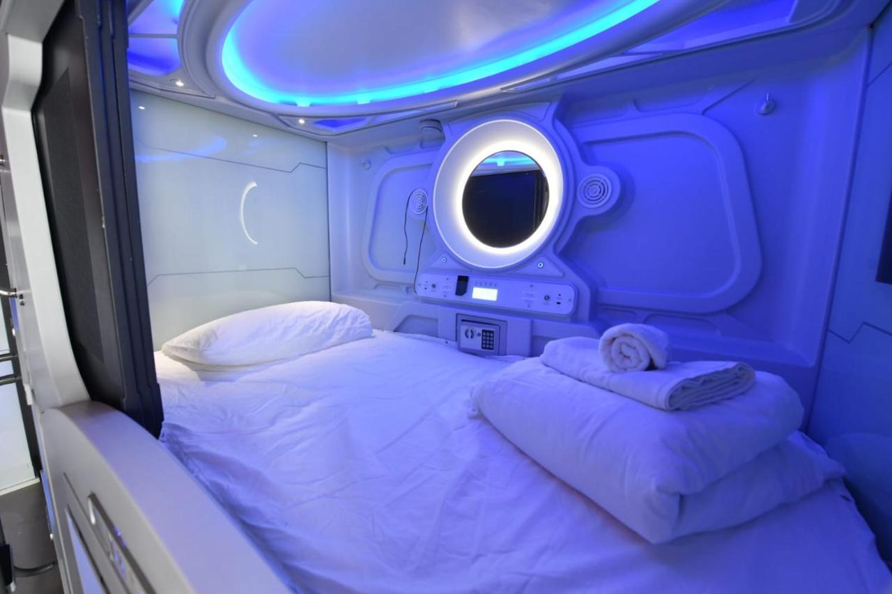 Capsule hotel Atypicap Capsule *