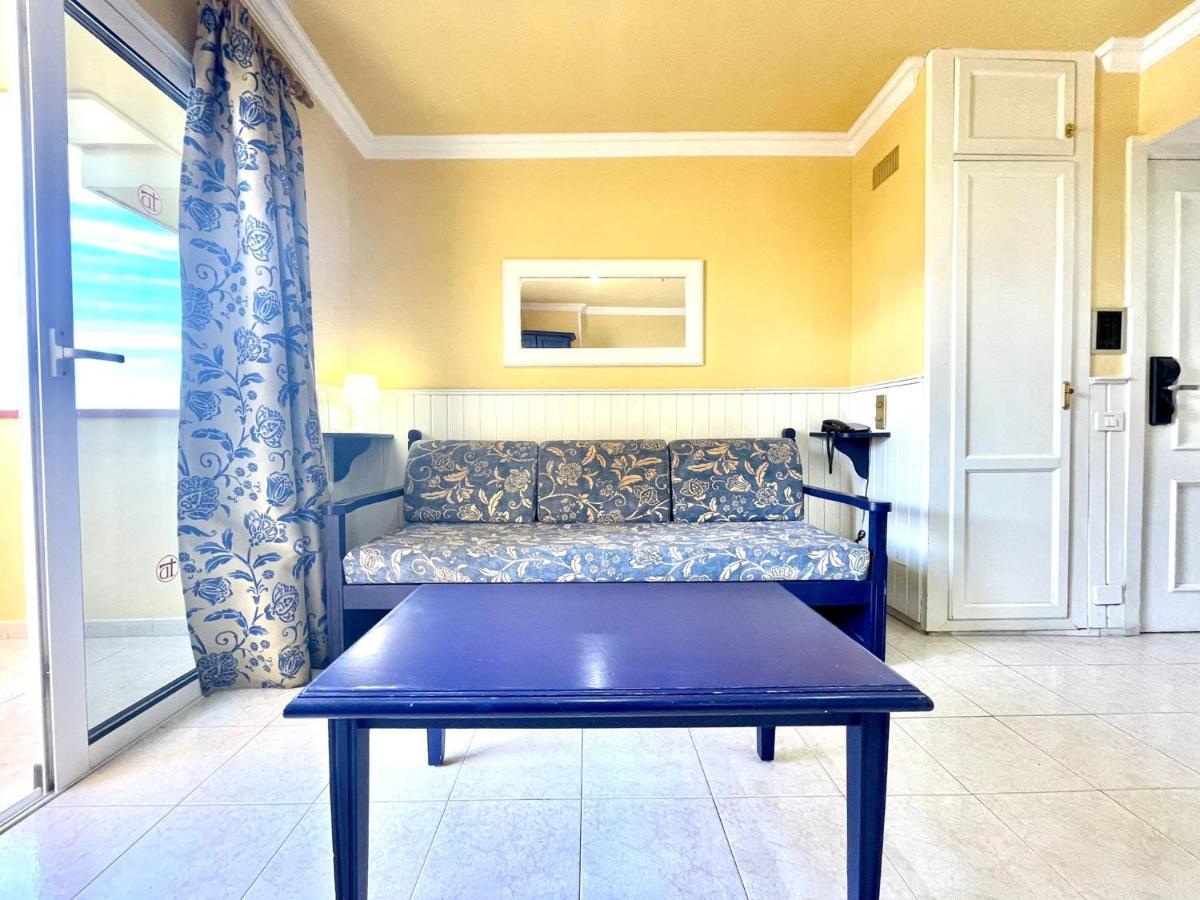 Apartment With Spectacular Views, Atlantic Ocean, Pool Y Free Wifi In All Common Areas