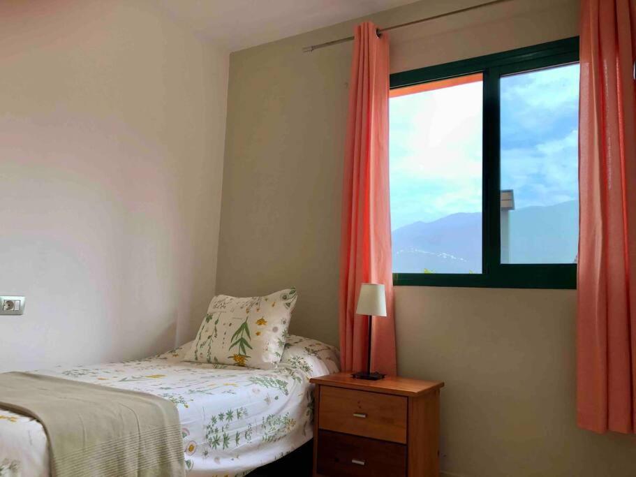 Luminoso Apartamento Con Piscina Y Parking * Puerto de la Cruz (Tenerife)
