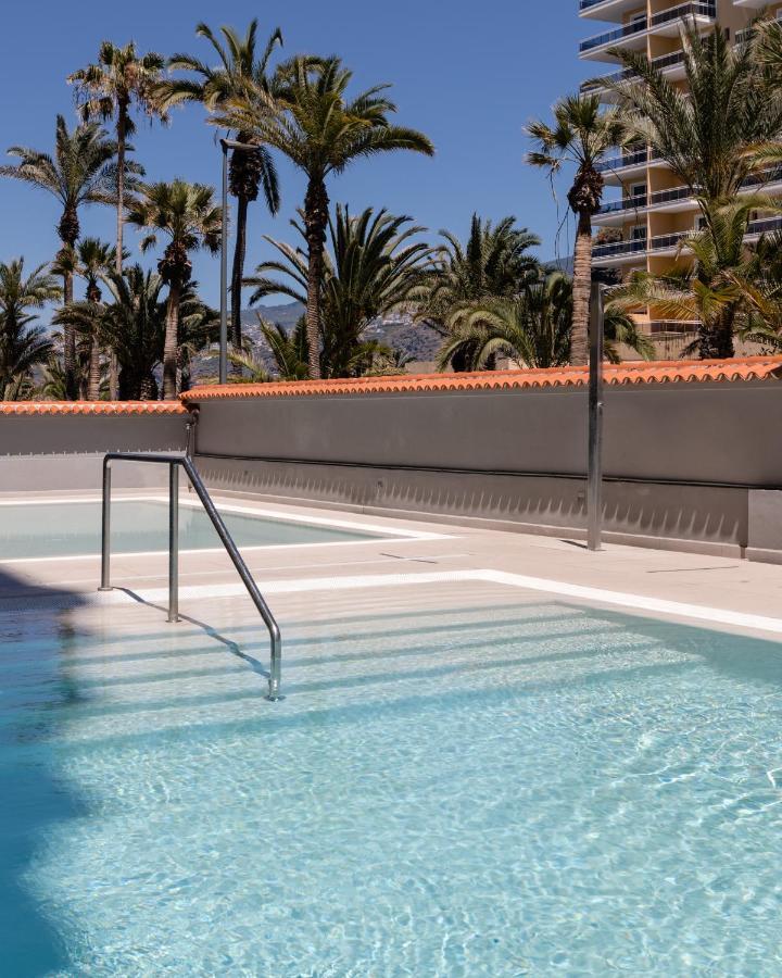 Palmeras Playa Studio: Pools, Beach, Sun & Shore Apartment