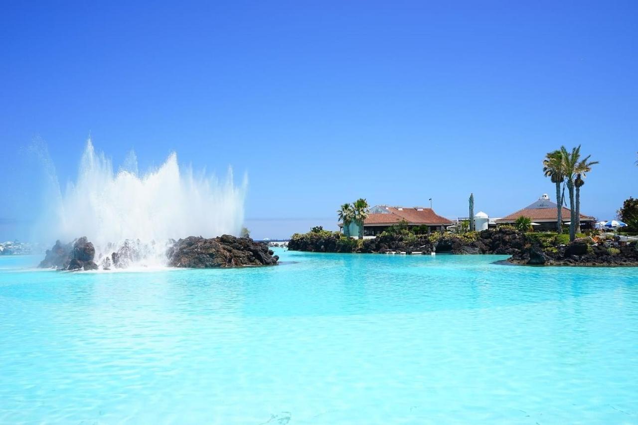 Palmeras Playa Studio: Pools, Beach, Sun & Shore Apartment