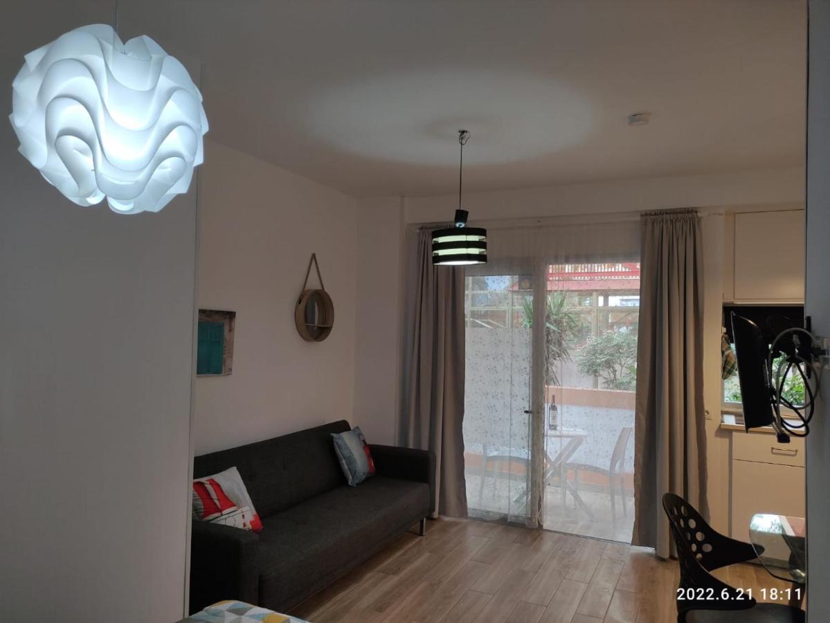 Hand Made Apartment *