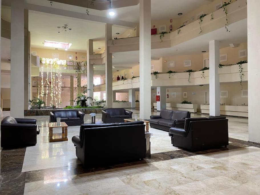 Luminoso Con Terraza Y Piscina Appartement