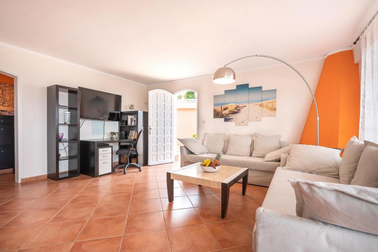 Daire 'bloom' Peaceful Beachside Bungalow Puerto de la Cruz (Tenerife)