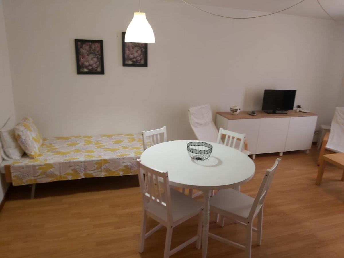 Apartamento Renovado, Frente A La Playa, Con Garaje