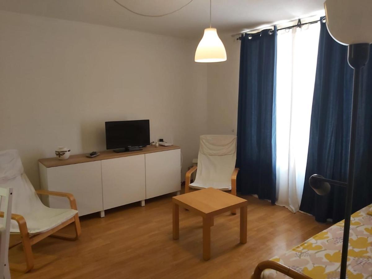 Apartamento Renovado, Frente A La Playa, Con Garaje