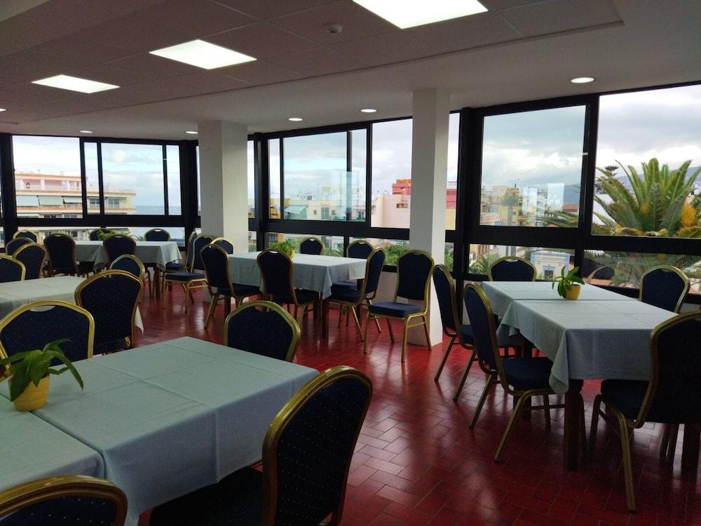 Tropical Hotelli 3*