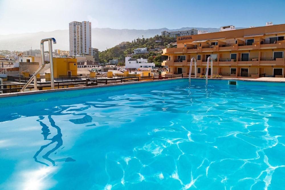 Park Plaza Hotel 2*