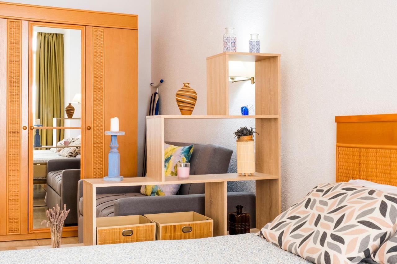 Live Palmeras Apartment *