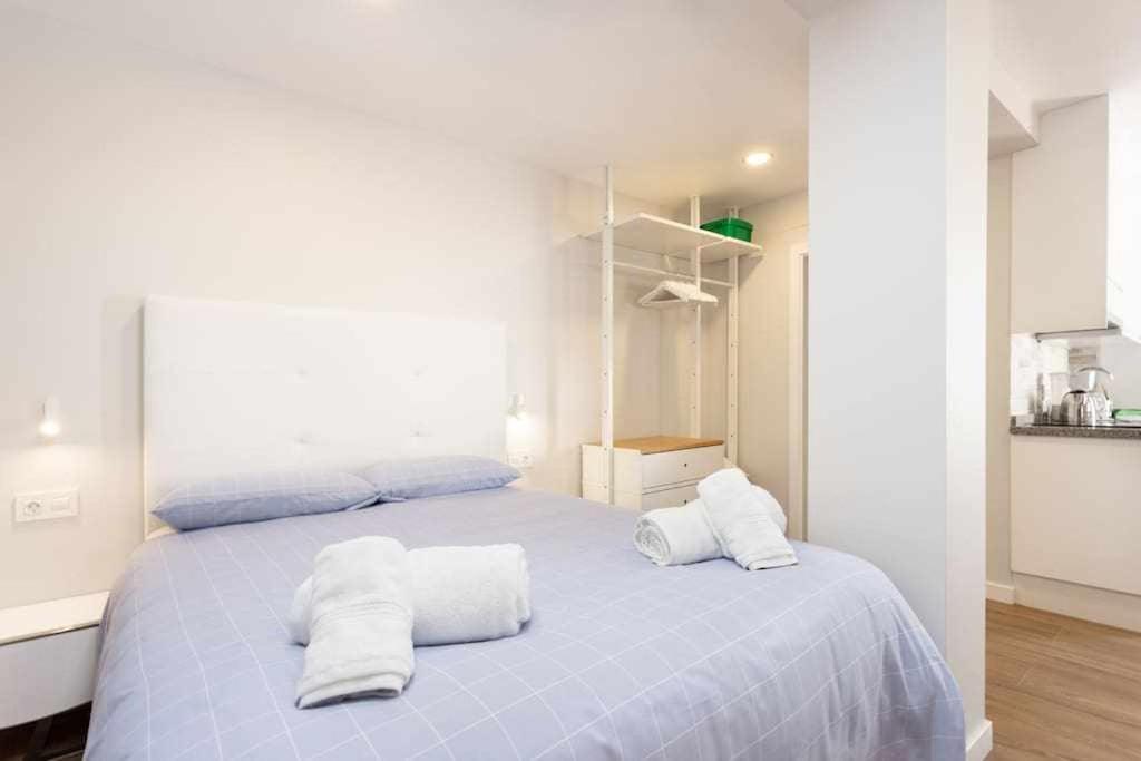 Sunnyland Martianez 2 Apartment