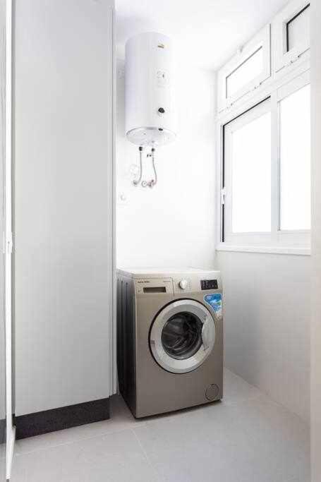 Sunnyland Martianez Valois Apartment