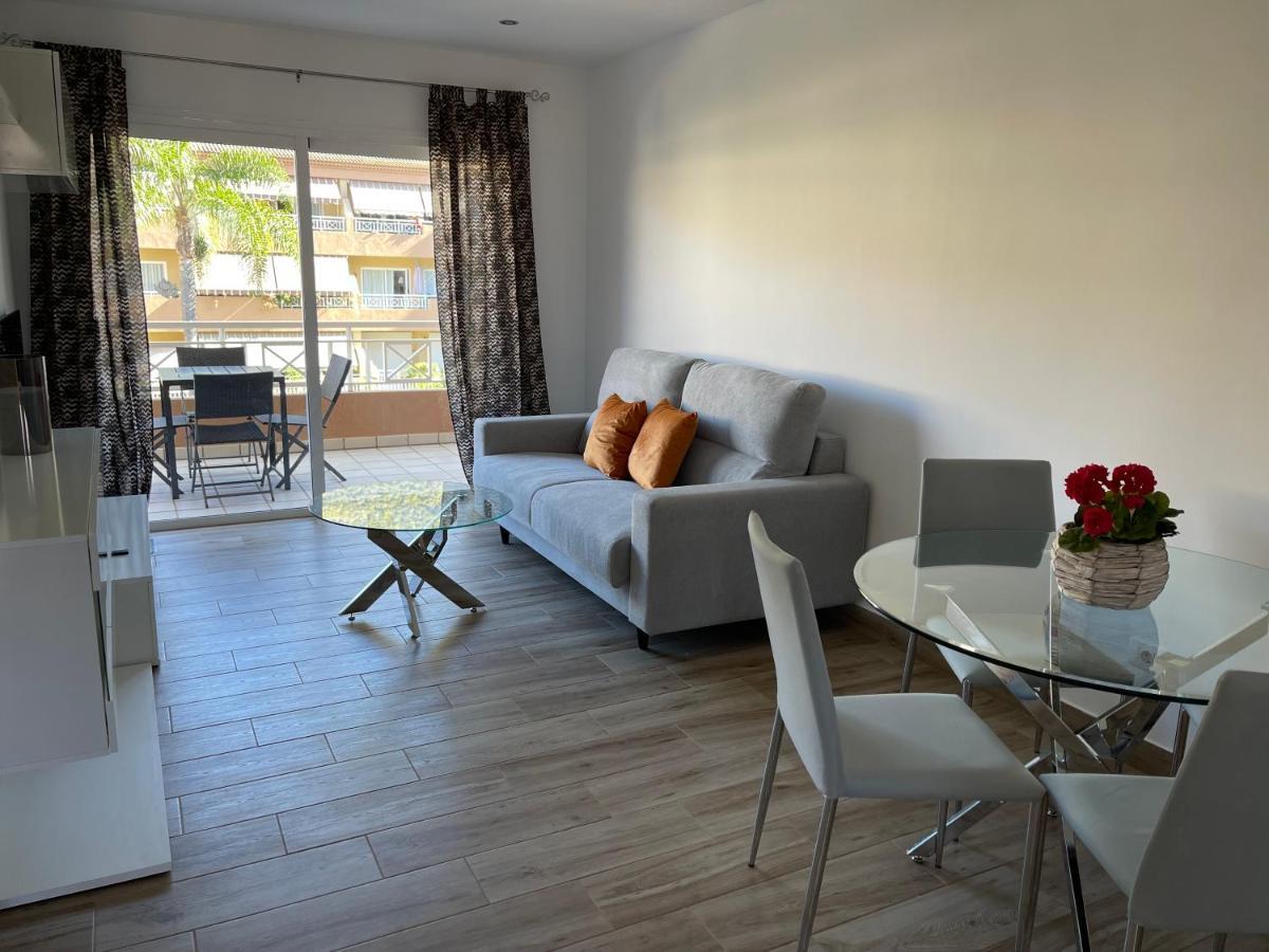 Neue Terrassenwohnung Mit Pool