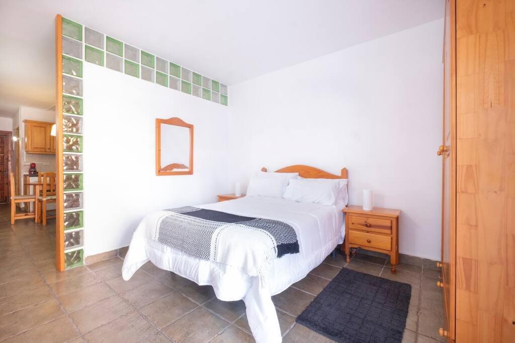 Studio With Swimming Pool And Balcony