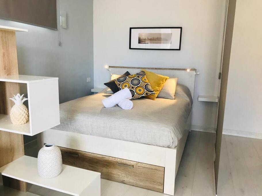 Estudio Con Amplia Terraza En Apartment *