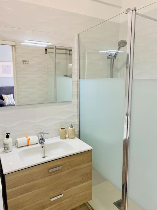 Estudio Con Amplia Terraza En Apartment *