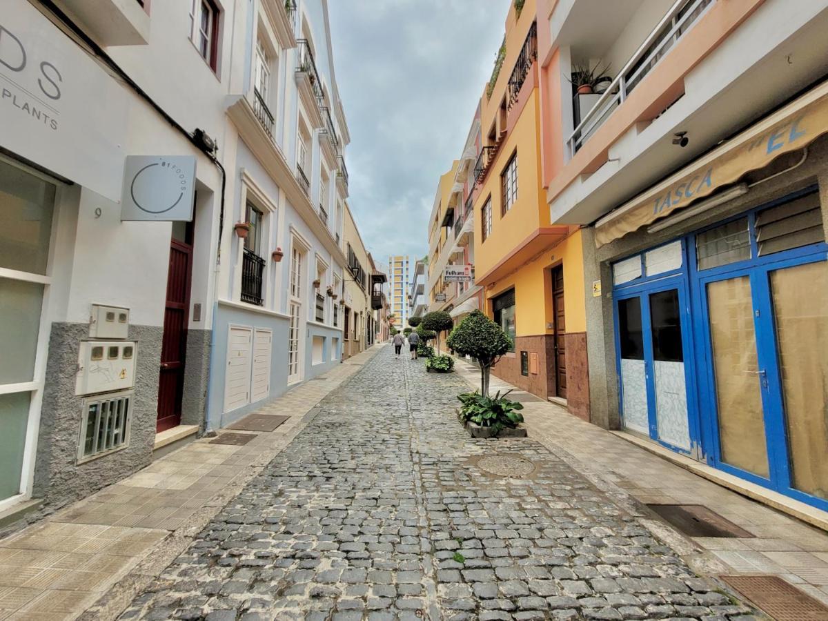 7 Esquivel * Puerto de la Cruz (Tenerife)