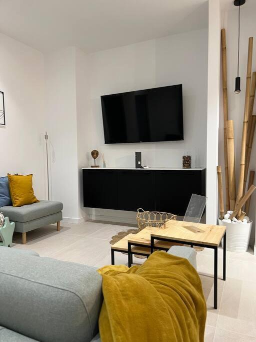 Apartamento Detail *