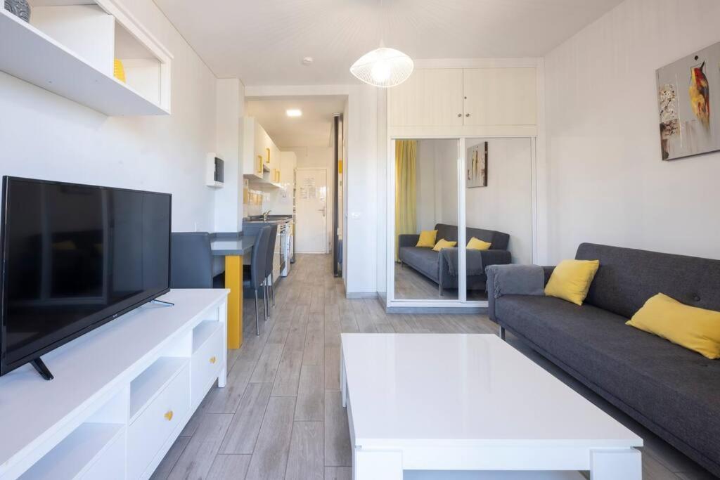 Apartment With Balcony And Swimming Pool