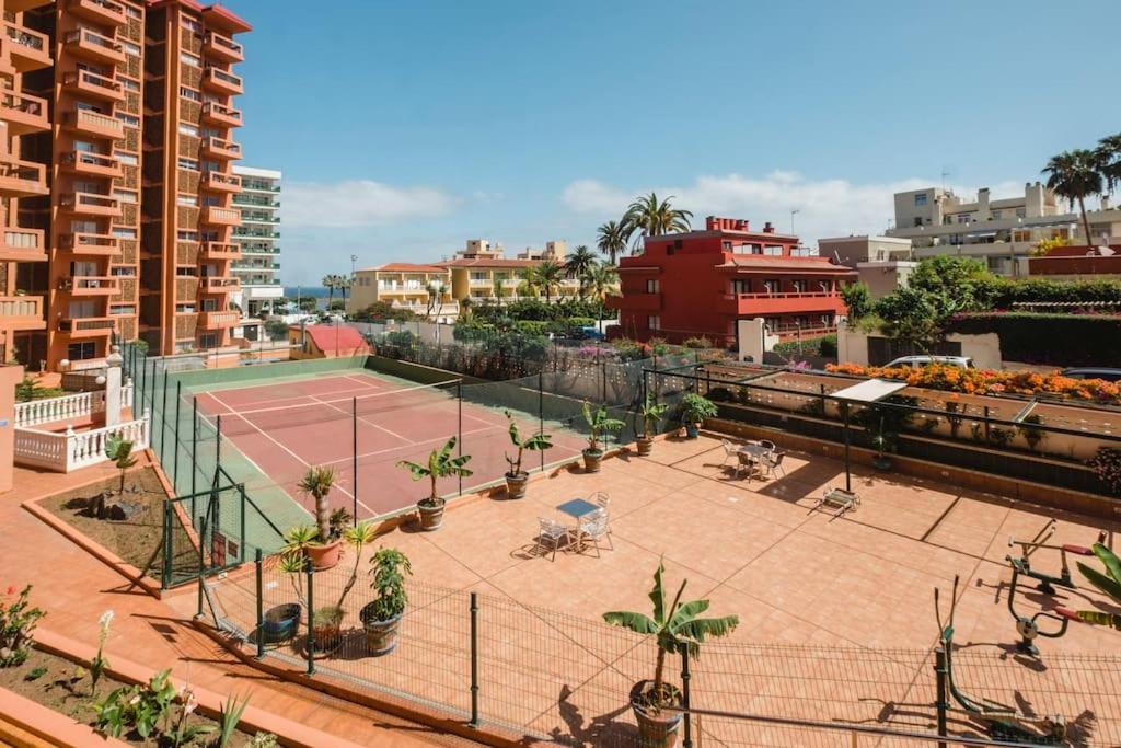 Apartment With Balcony And Swimming Pool *