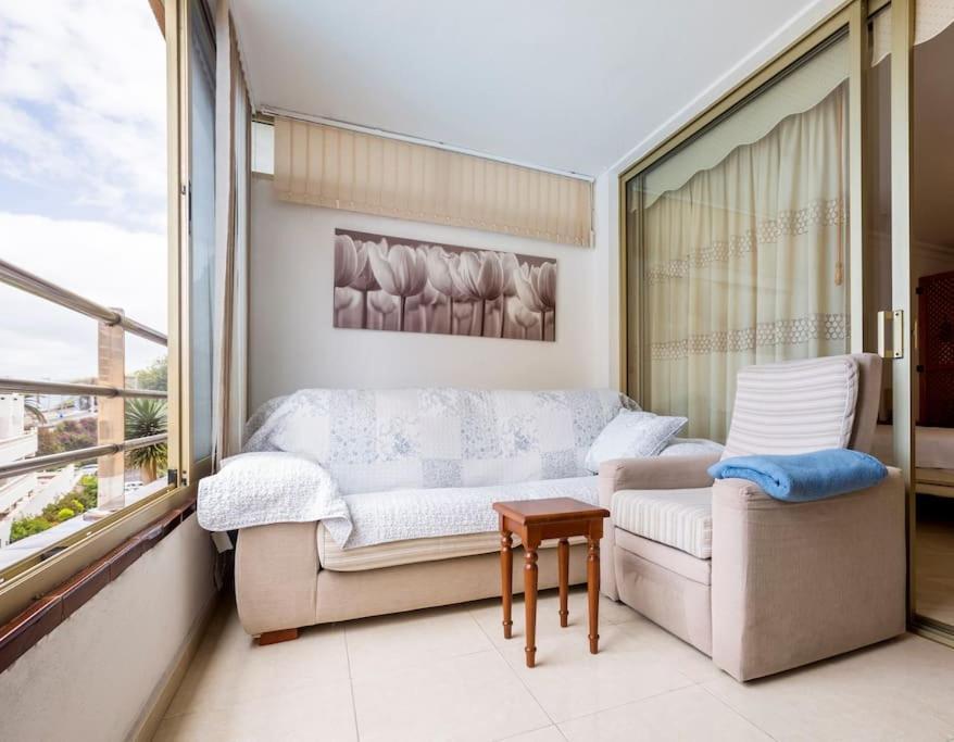 First Line Apartment *
