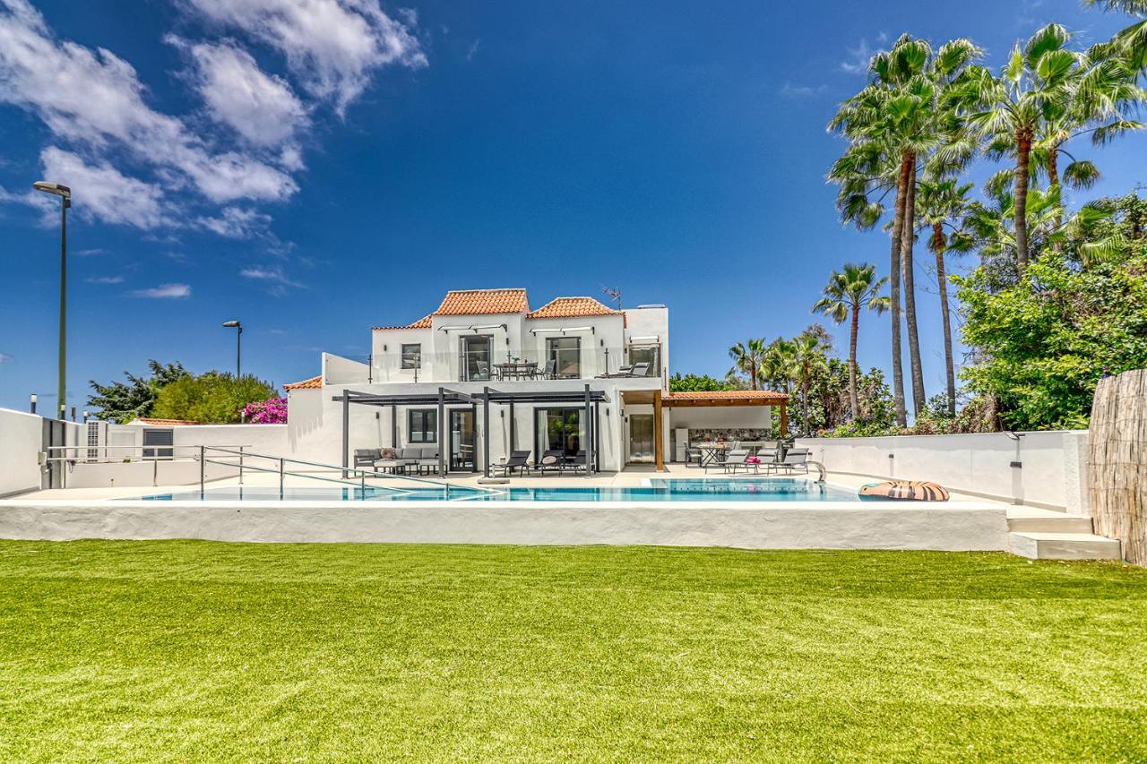 Daire Modern With Elevator, Patio Kitchen, Loro Parque View & Heated Pool *