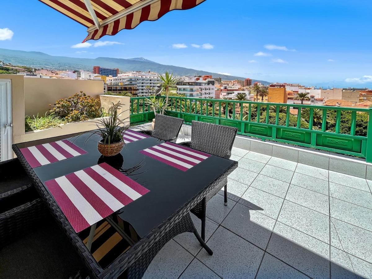 Huoneisto Large Penthouse With Sunny Terrace Puerto de la Cruz (Tenerife)