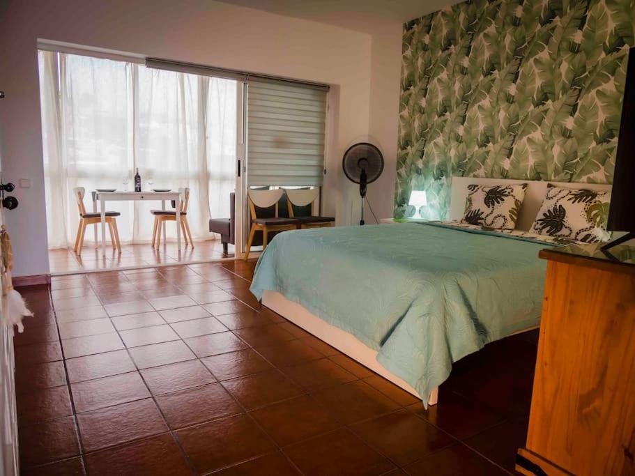 En Apartment *