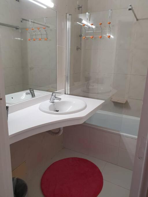 Central Studio With Sea View Balcony! Apartment *