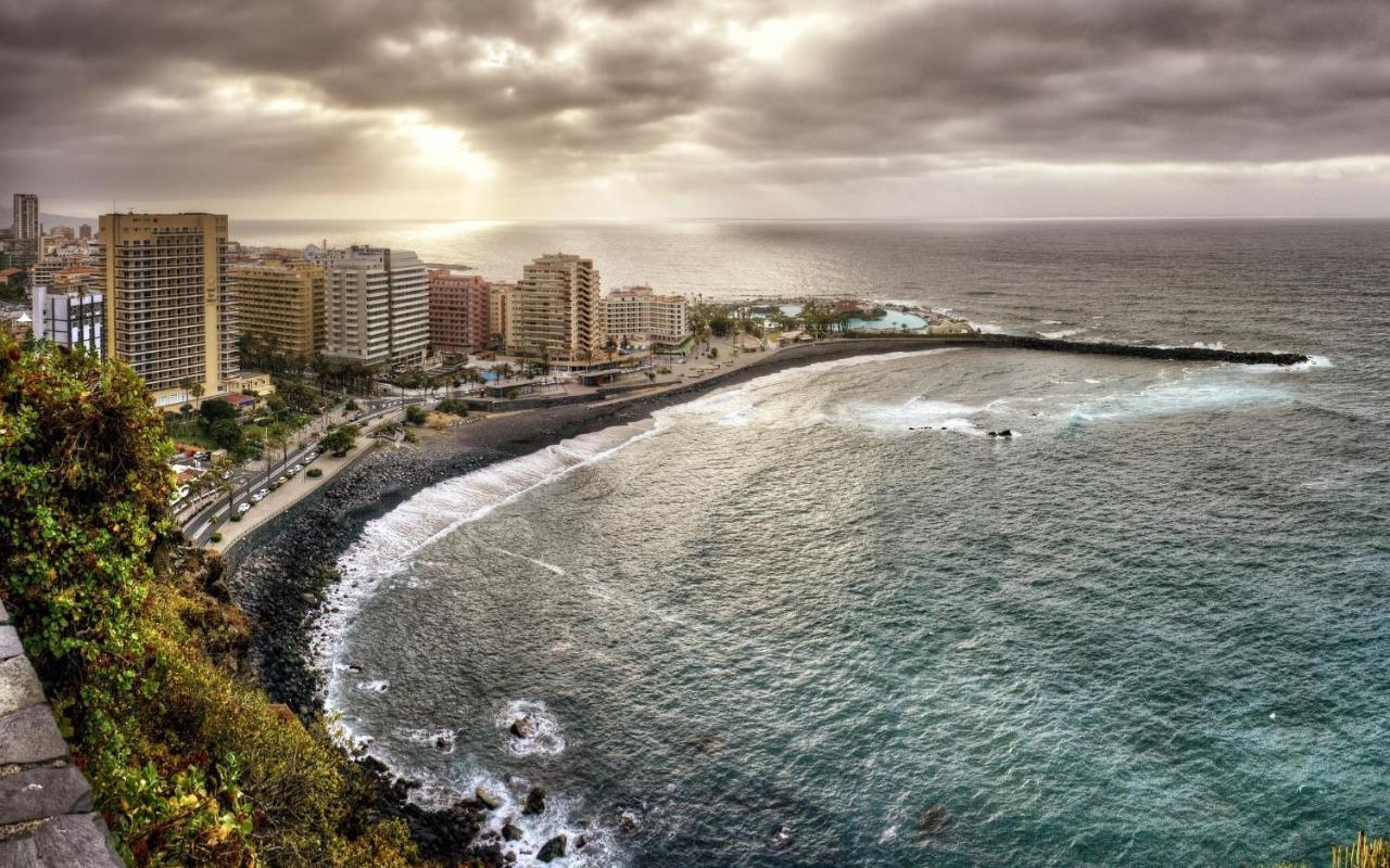 Tropical Cruz