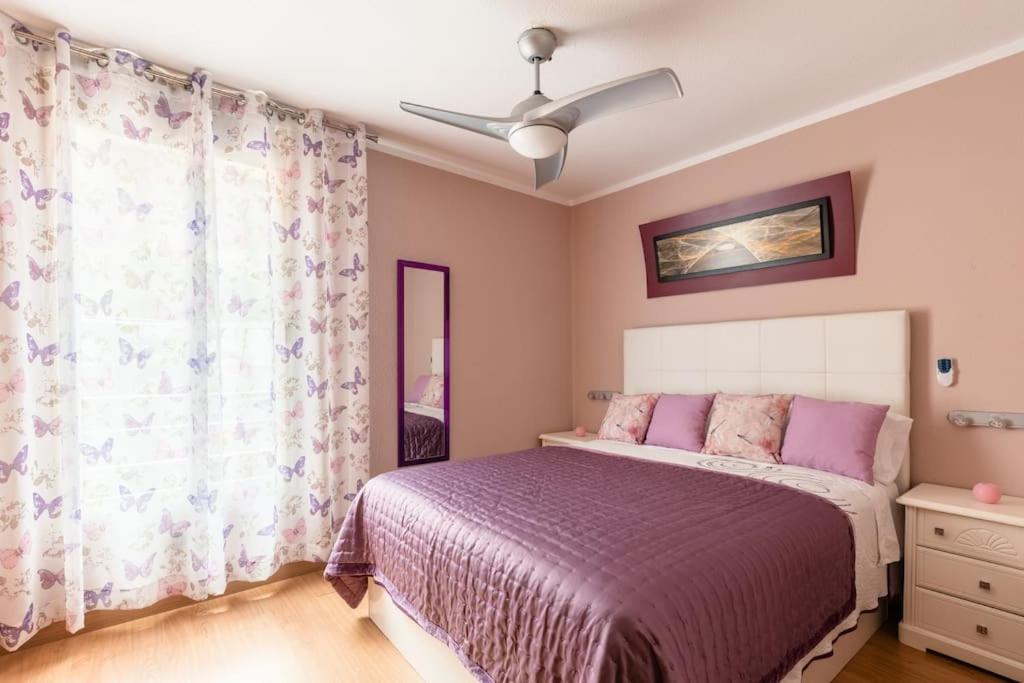 Martianez Playa: Coastal Location Apartment