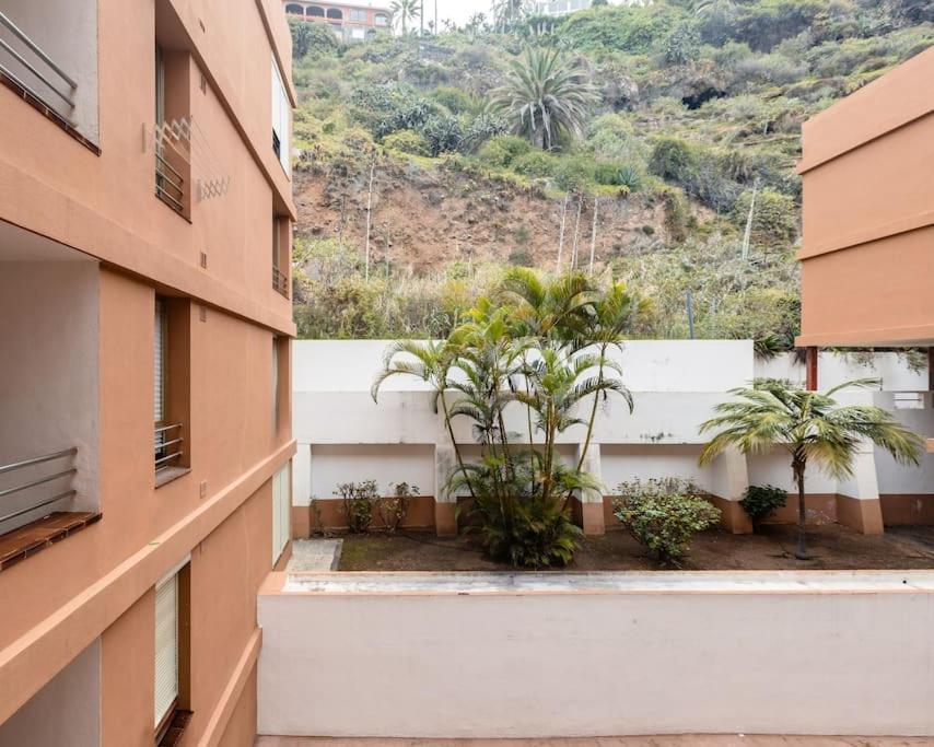 Martianez Playa: Coastal Location Apartment