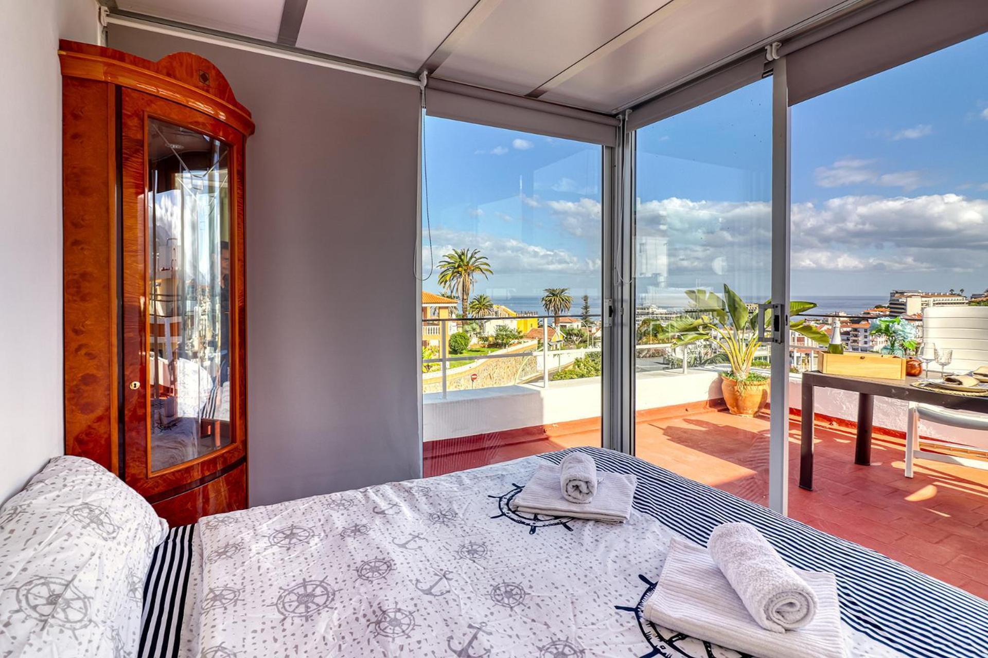 Spacious Penthouse With King-size Bed, Huge Terrace, Ocean & Teide View *