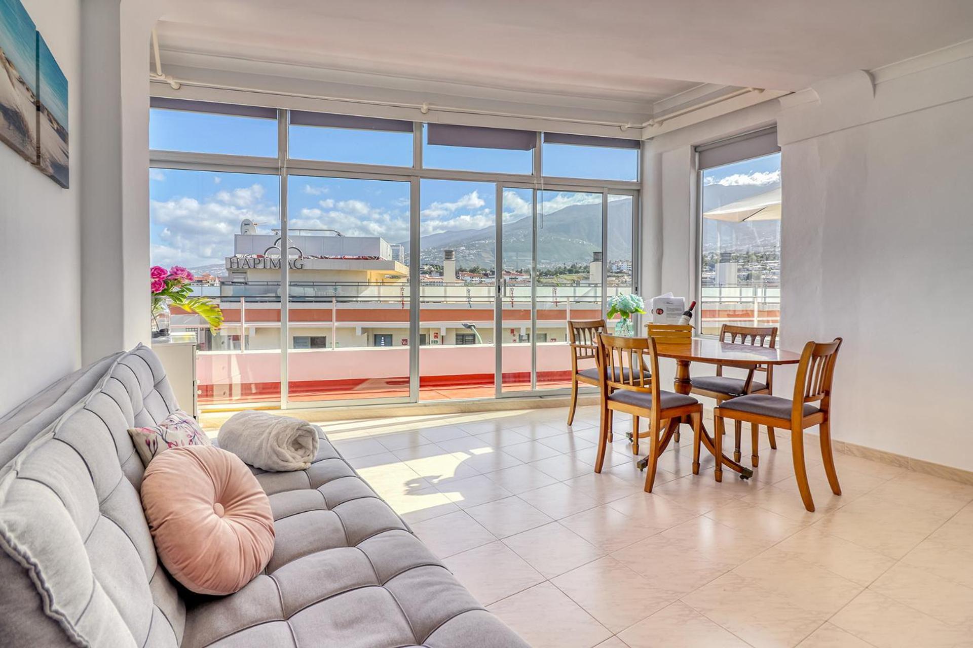 Căn hộ Spacious Penthouse With King-size Bed, Huge Terrace, Ocean & Teide View