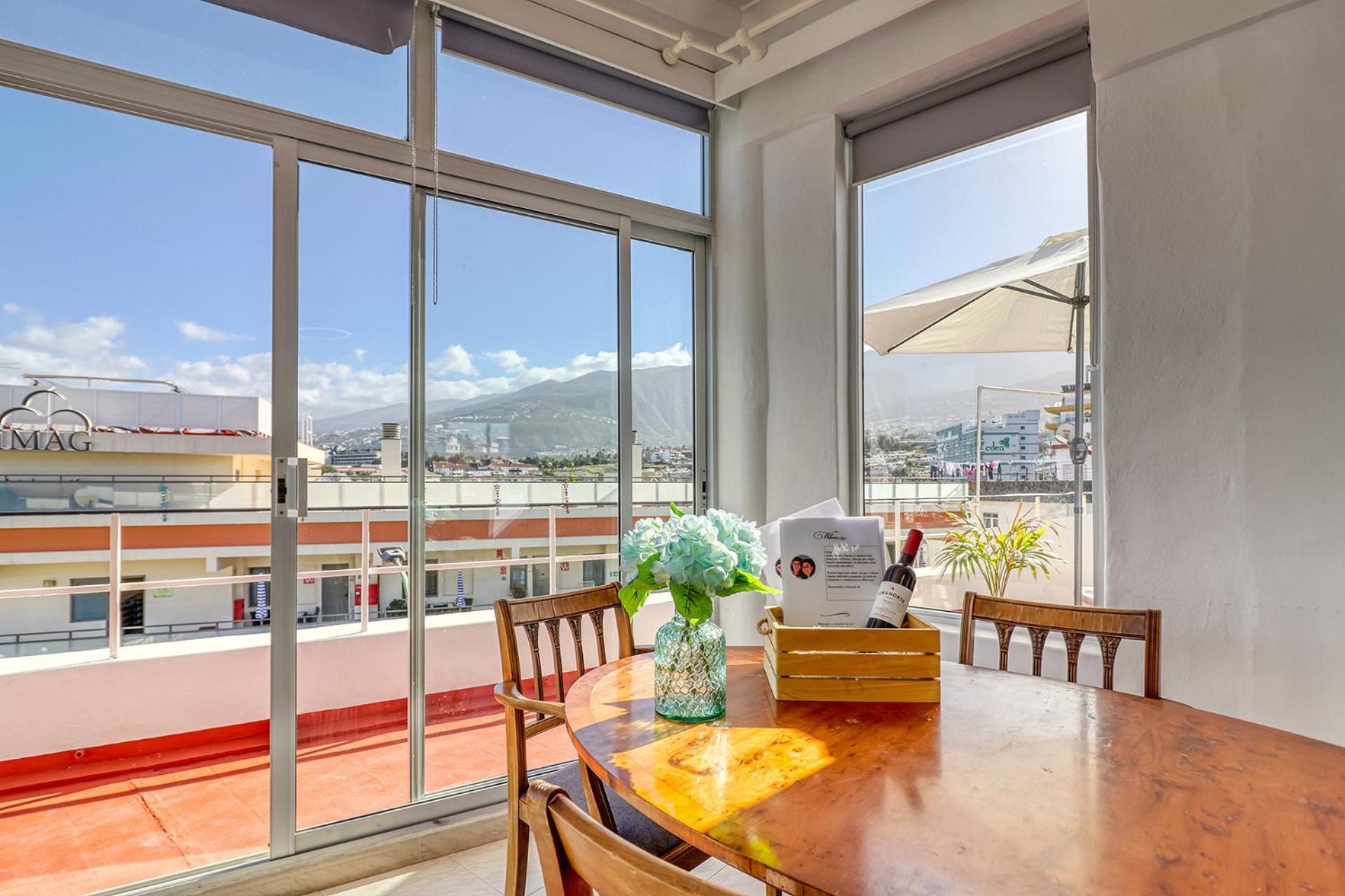 Apartment Spacious Penthouse With King-size Bed, Huge Terrace, Ocean & Teide View